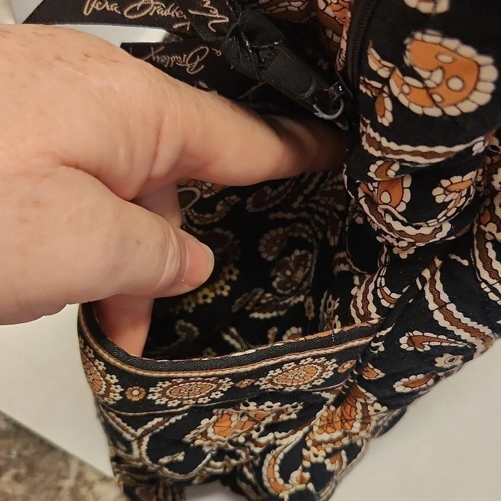Vera Wang Backpack quilted has piping edge wear see pics Flaws